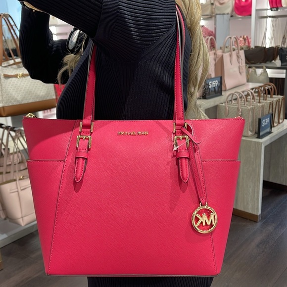 MICHAEL KORS
Jet Set Large Crossgrain Leather Top-Zip Charlotte Tote Bag
NWT - Picture 8 of 16